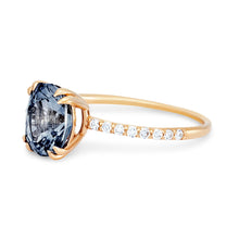 Load image into Gallery viewer, Dream of you one of a kind - 14k yellow gold, cornflower blue artist cut oval montana sapphire ring