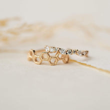 Load image into Gallery viewer, Honeycomb Ear Cuff - 14k Yellow Gold