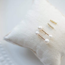 Load image into Gallery viewer, Majorette Earrings - 14k Yellow Gold, Pearl
