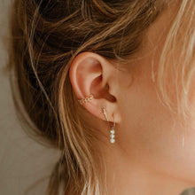 Load image into Gallery viewer, Pearl Sway Hoop - 14k Yellow Gold, White Freshwater Pearl
