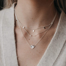 Load image into Gallery viewer, heart with rays necklace
