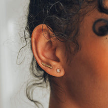 Load image into Gallery viewer, Resilience Leaf Ear Crawler - 14k Yellow Gold
