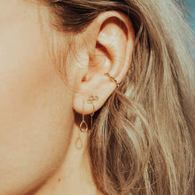 Load image into Gallery viewer, Honeycomb Earring - 14k Yellow Gold
