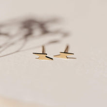 Load image into Gallery viewer, Everyday Little Lightning Bolt Earring - 14k Yellow Gold
