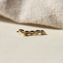 Load image into Gallery viewer, Resilience Leaf Ear Crawler - 14k Yellow Gold
