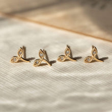Load image into Gallery viewer, Seedling Forest Earring - 14k Yellow Gold
